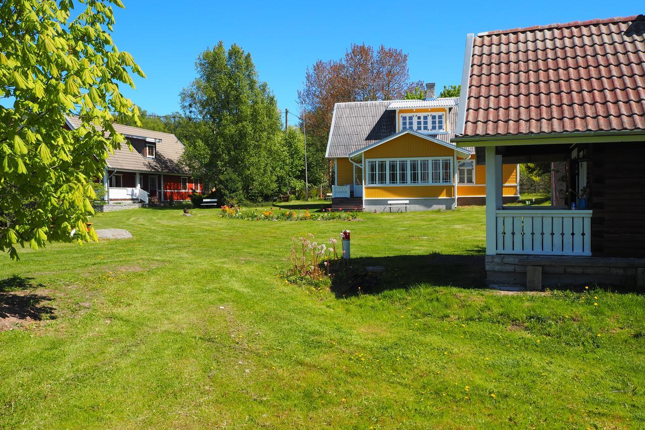 Leesi Kuelalistemaja Hotel Buitenkant foto