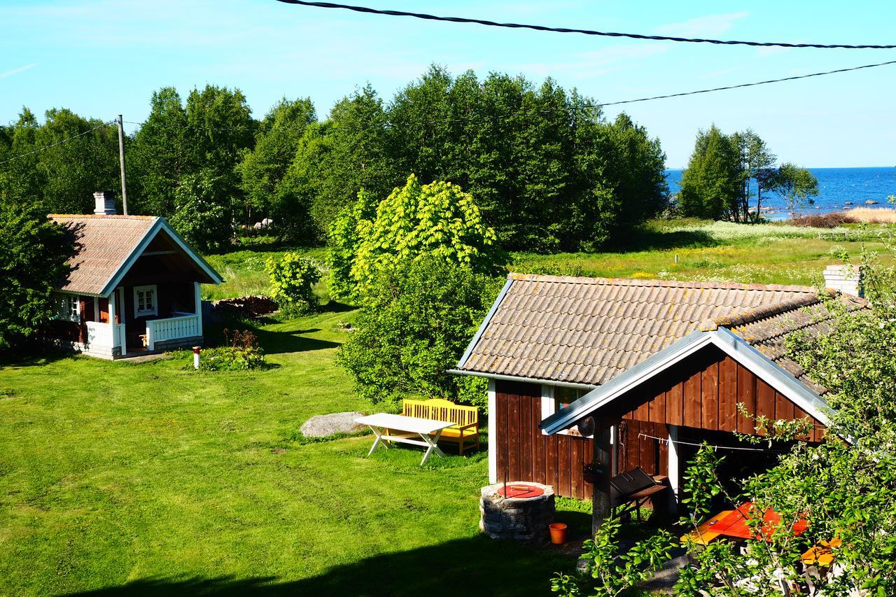 Leesi Kuelalistemaja Hotel Buitenkant foto