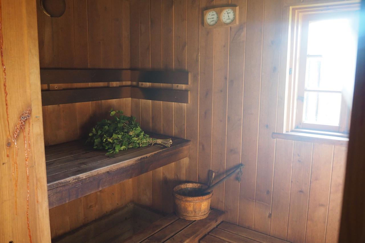Leesi Kuelalistemaja Hotel Buitenkant foto